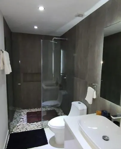 5th Avenue Aparment *